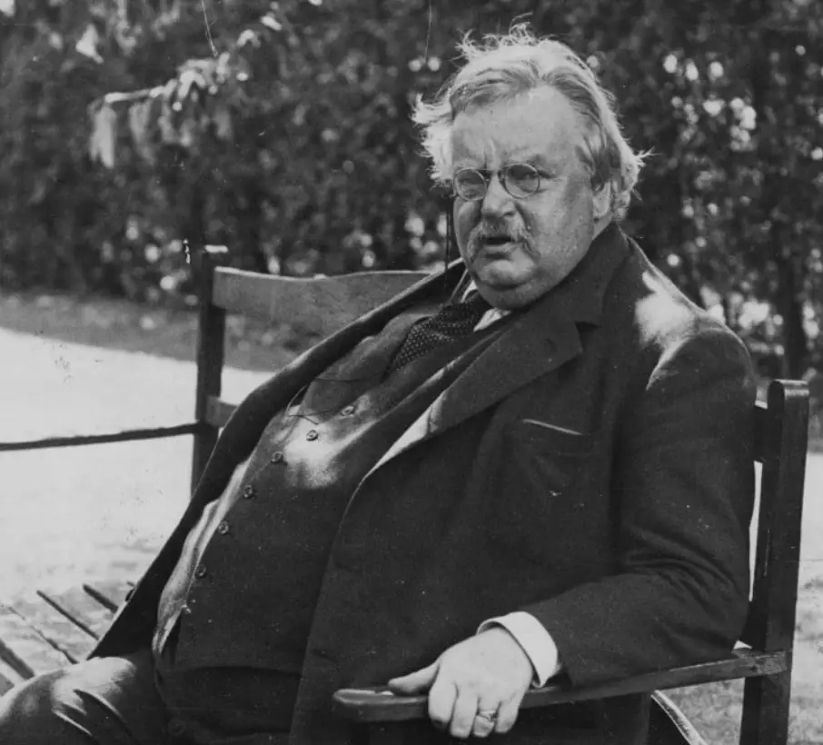 “Tradição significa conceder votos a mais obscura de todas as classes: nossos ancestrais. É a democracia dos mortos. A tradição recusa submeter-se a essa arrogante oligarquia que meramente ocorre estar andando por aí.” G. K. Chesterton